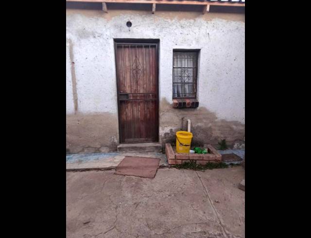 2 BEDROOM HOUSE FOR SALE IN SEBOKENG ZONE 7